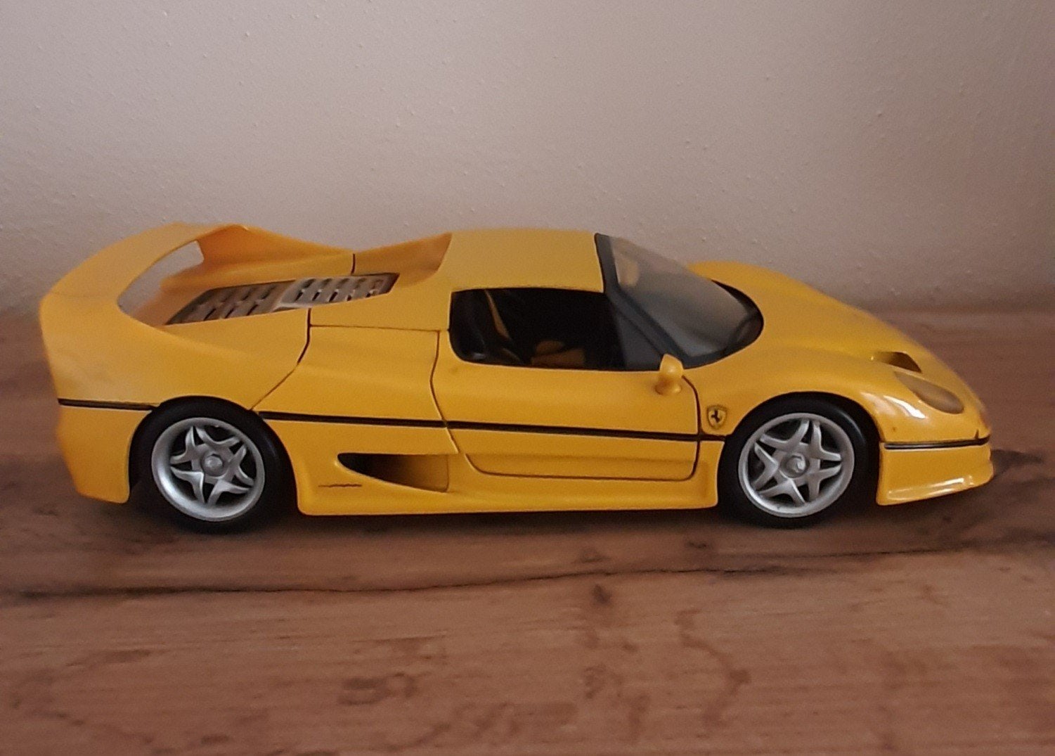 Ferrari F50 (1995) geel., Ophalen, Maisto