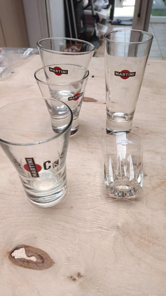Lot de 5 verres martini dont un rare, Collections, Enlèvement ou Envoi, Comme neuf