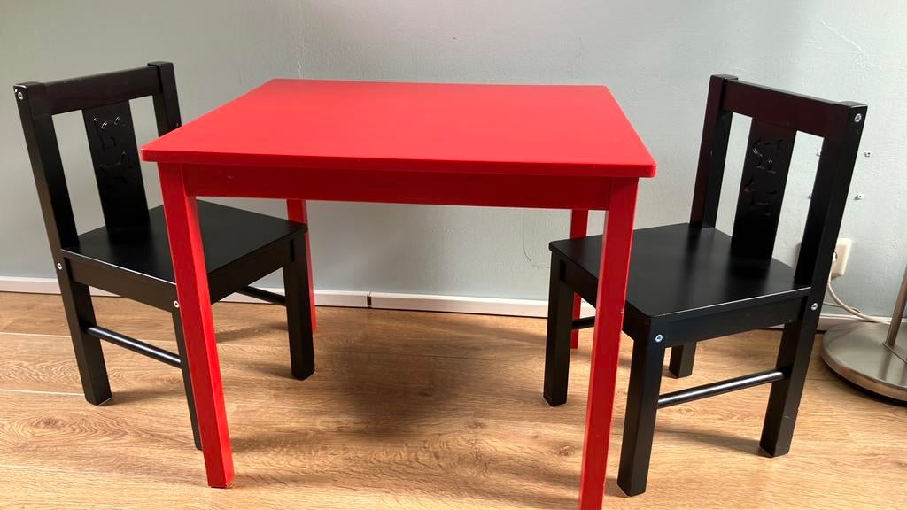 Kritter Ikea tafeltje 59x50 cm & 2 stoeltjes, Enlèvement, Comme neuf