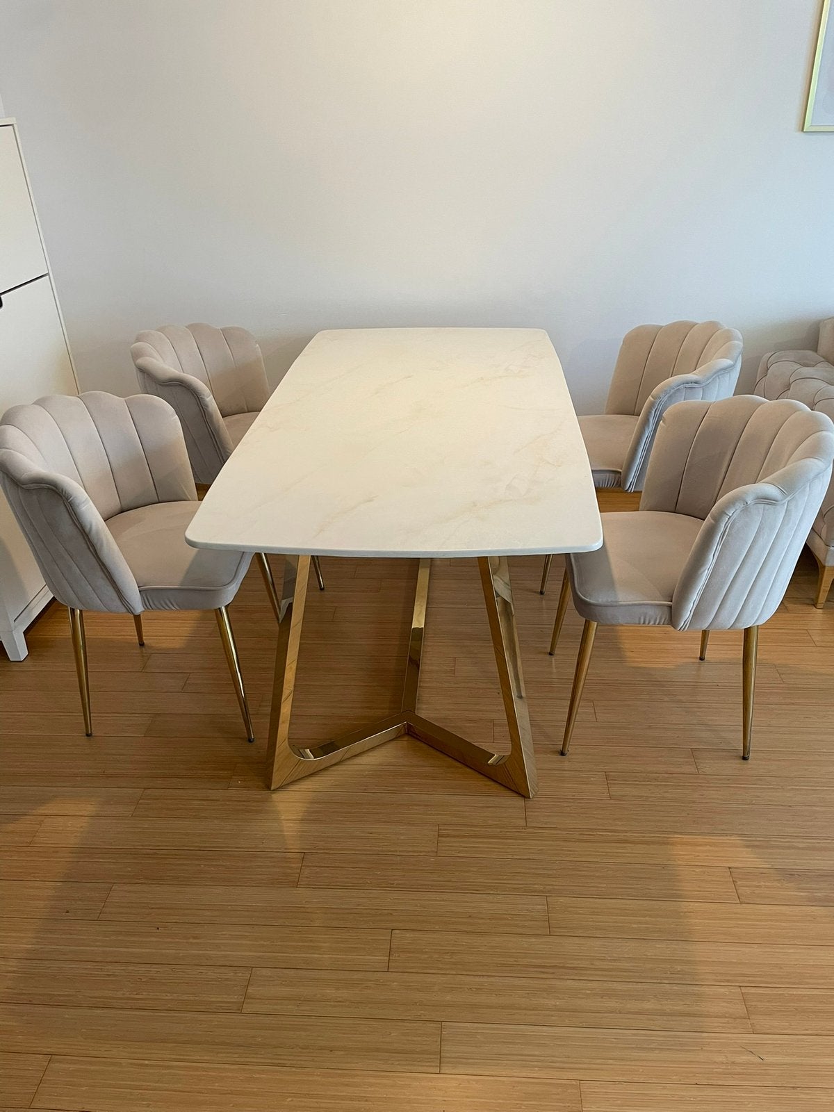 Table a manger marbé avec 4 chaises couleur beige, Maison & Meubles, Salles à manger complètes, Enlèvement, Utilisé