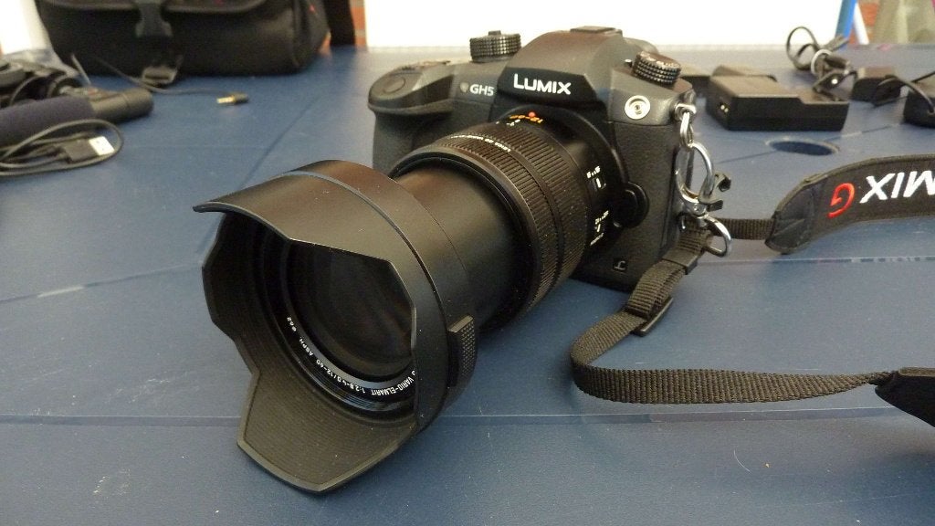 Lumix GH5, Panasonic, 20 mégapixels, 4 à 7 fois, Pare-soleil
