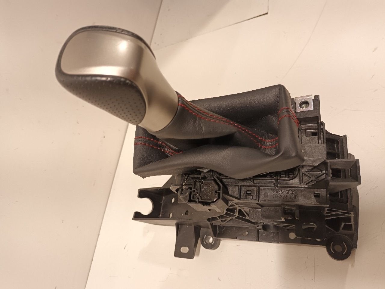 Schakelpook Lexus NX, Onderdelen@venauto.nl, Van der Ven Autorecycling B.V., Gebruikt, Ettenseweg 76, 4706 PB Roosendaal, The Netherlands
