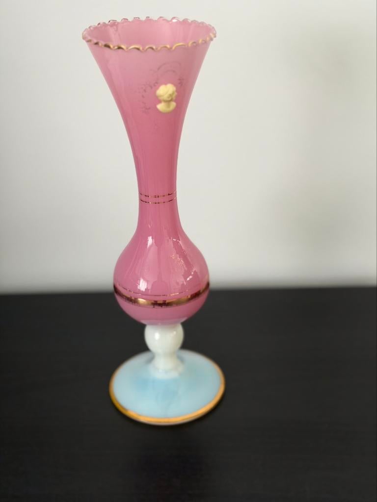 Opaline vaas, Ophalen