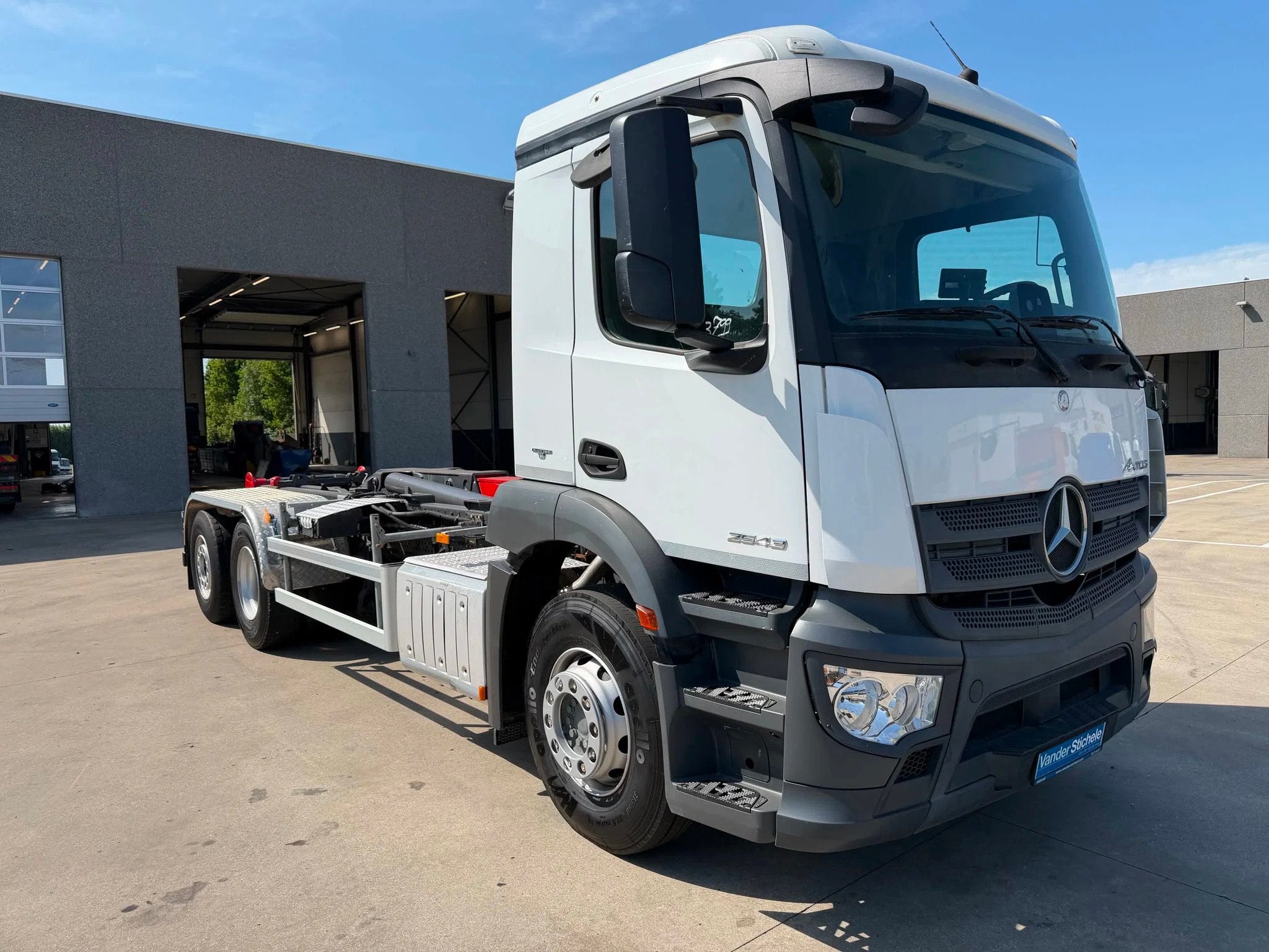 Mercedes-Benz ANTOS 2643 - MOTOR PTO - STUUR & LIFTAS, Euro 6, Wit, Mercedes-Benz, Bedrijf