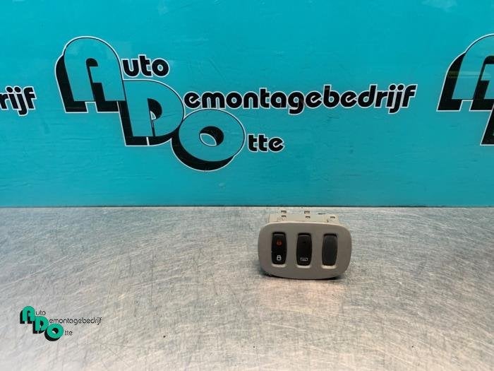 Commutateur (divers) d'un Opel Vivaro (Vivaro 01-), -, Opel, 3 mois de garantie, Utilisé