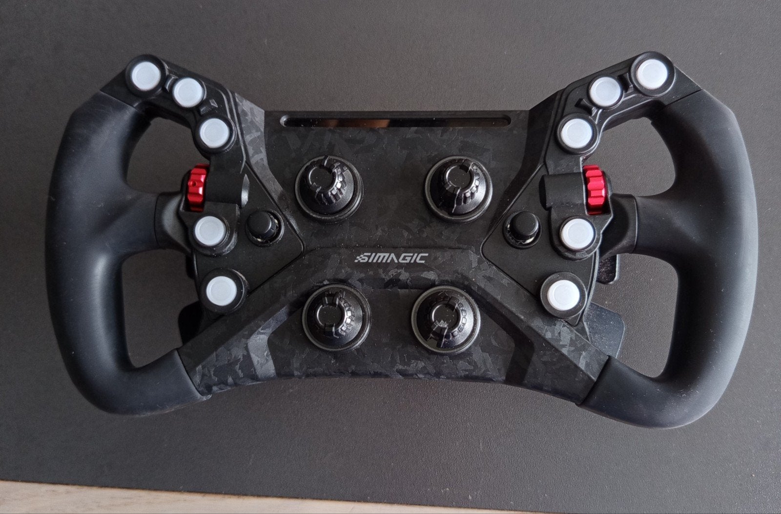 volant simagic GT néo proche du neuf, Enlèvement ou Envoi