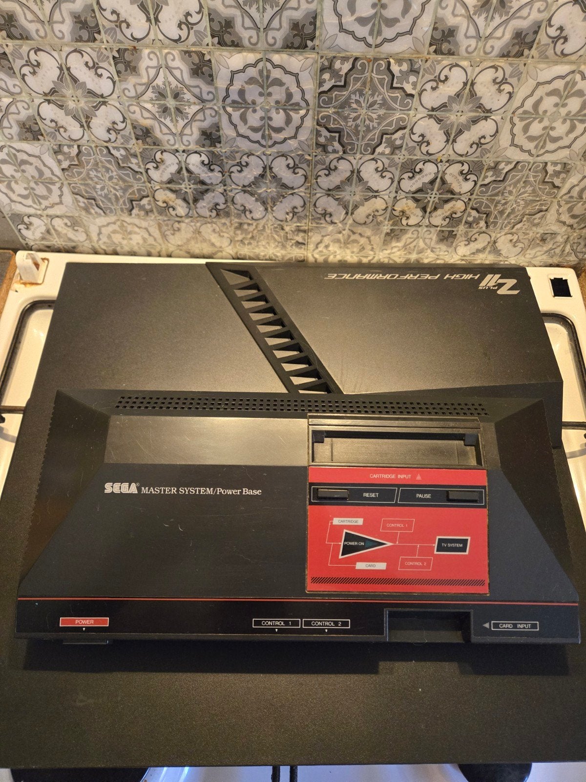 Master Système Sega avec cables et jeu intégré hang-on, Games en Spelcomputers, Ophalen, Gebruikt, Met 1 controller, Met games