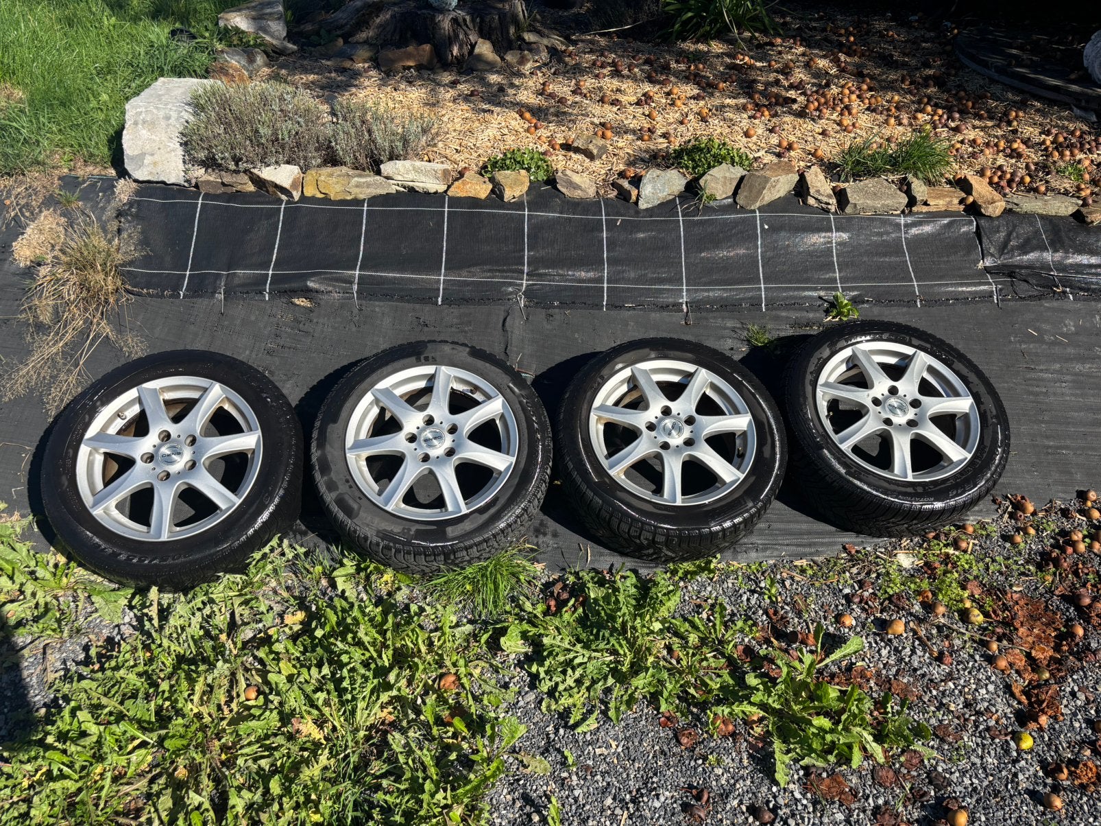 ENZO 16" aluminium velgen + Pirelli 205/55 R16 winterbanden, Ophalen, Winterbanden, Band(en)