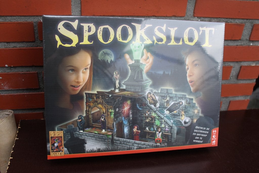 Spookslot 999 games ,Bordspel - Prachtig 3D-kasteel NIEUW., Vijf spelers of meer, Ophalen of Verzenden, Nieuw, 999 games