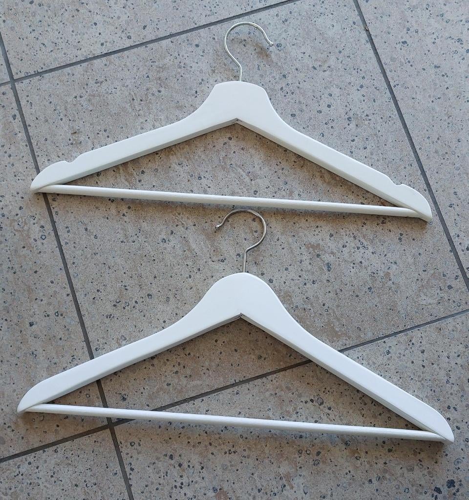 Lot de 50 Cintres bois blanc ikea, Enlèvement, Comme neuf, Bois, Enfants et Adultes