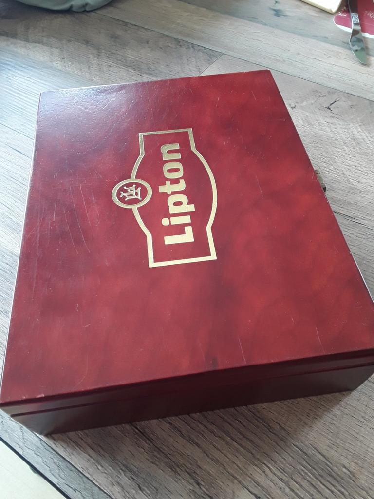 Lipton theezakjes presentatie houten koffer, Hobby en Vrije tijd, Ophalen, Theezakje(s)
