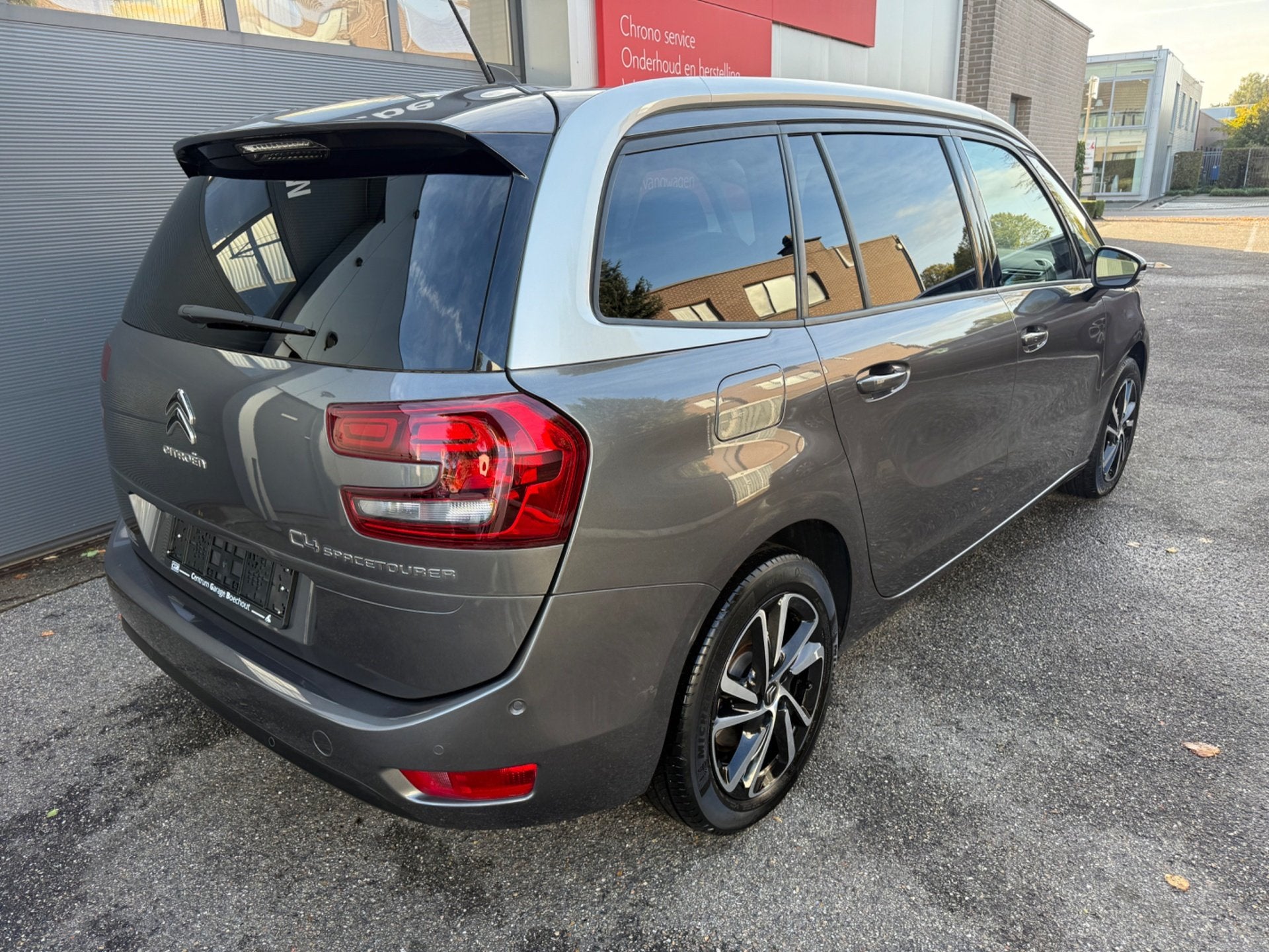 CITROEN GRAND C4 SPACETOURER 12 EAT8 130pk SHINE 7PLAATSEN L, Auto's, Monovolume, Gebruikt, Parkeerassistent, 7 zetels