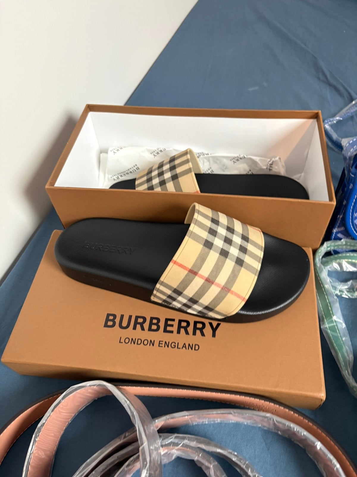 Burberry slippers, Kleding | Heren, Schoenen, Slippers, Bruin, Verzenden, Zo goed als nieuw