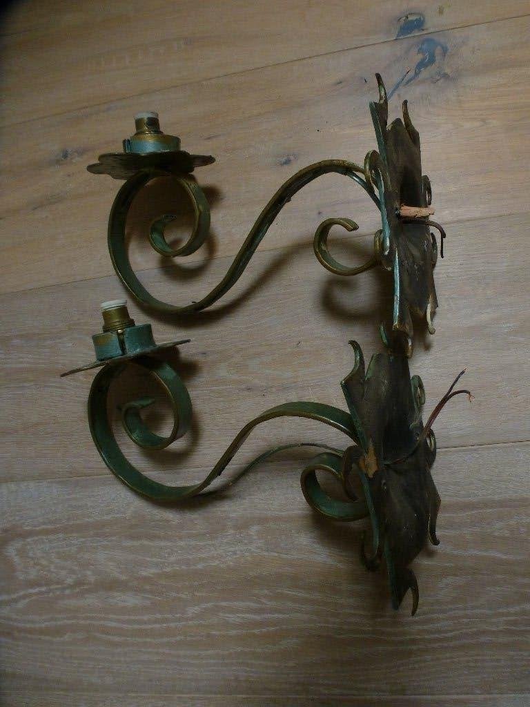 2 APPLIQUES MURALES EN FER FORGÉ, Maison & Meubles, Lampes | Appliques, Utilisé, Métal, Applique murale, Enlèvement ou Envoi