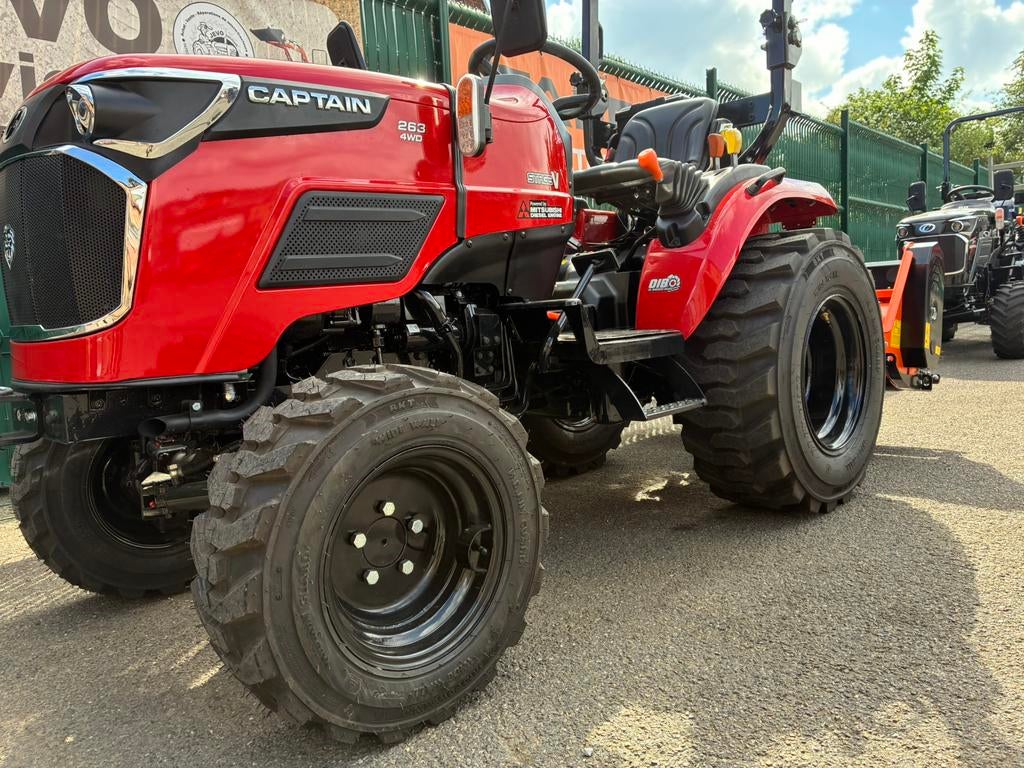 Tracteurs CAPTAIN 25ch + rotobroyeur offert, Enlèvement