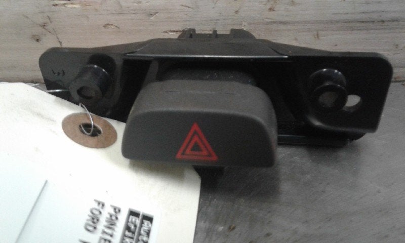ALARMLICHTEN SCHAKELAAR Fusion (|1335876|4M5T13A350AC|), Gebruikt, Ford