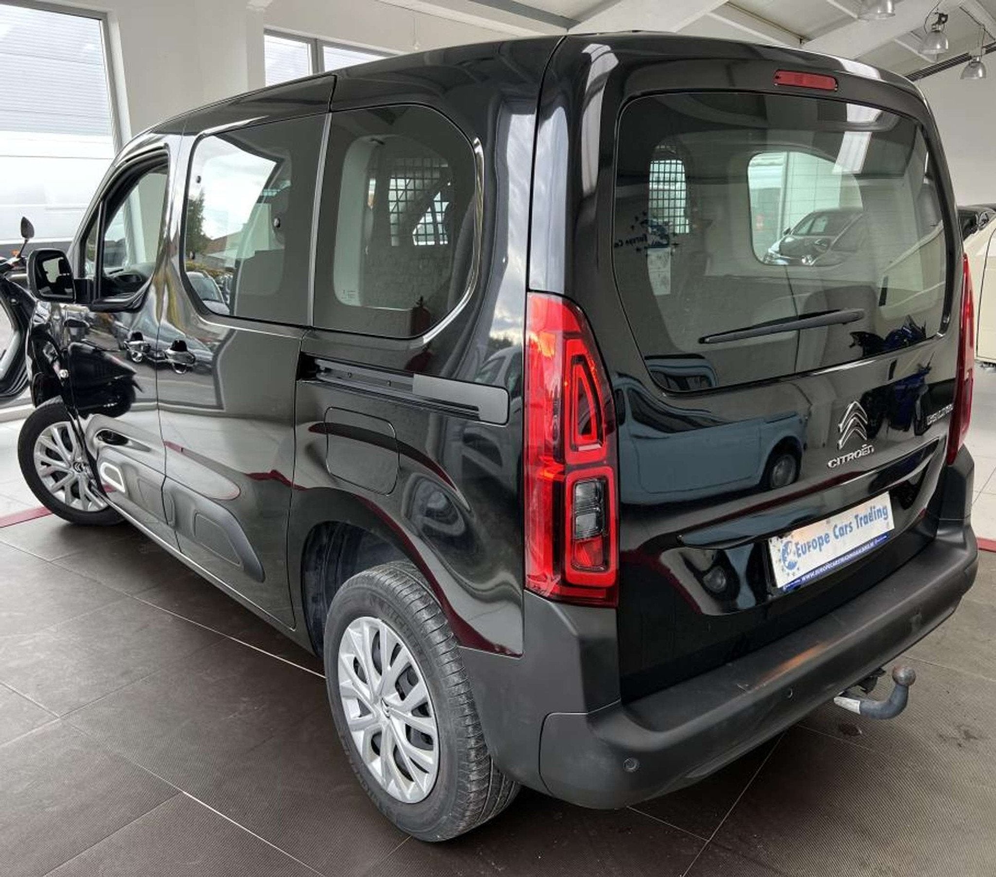 Citroën Berlingo 1.5BlueHDI 130CH BVA UTILITAIRE 5 PLACES 1, Automaat, Stof, Citroën, Zwart