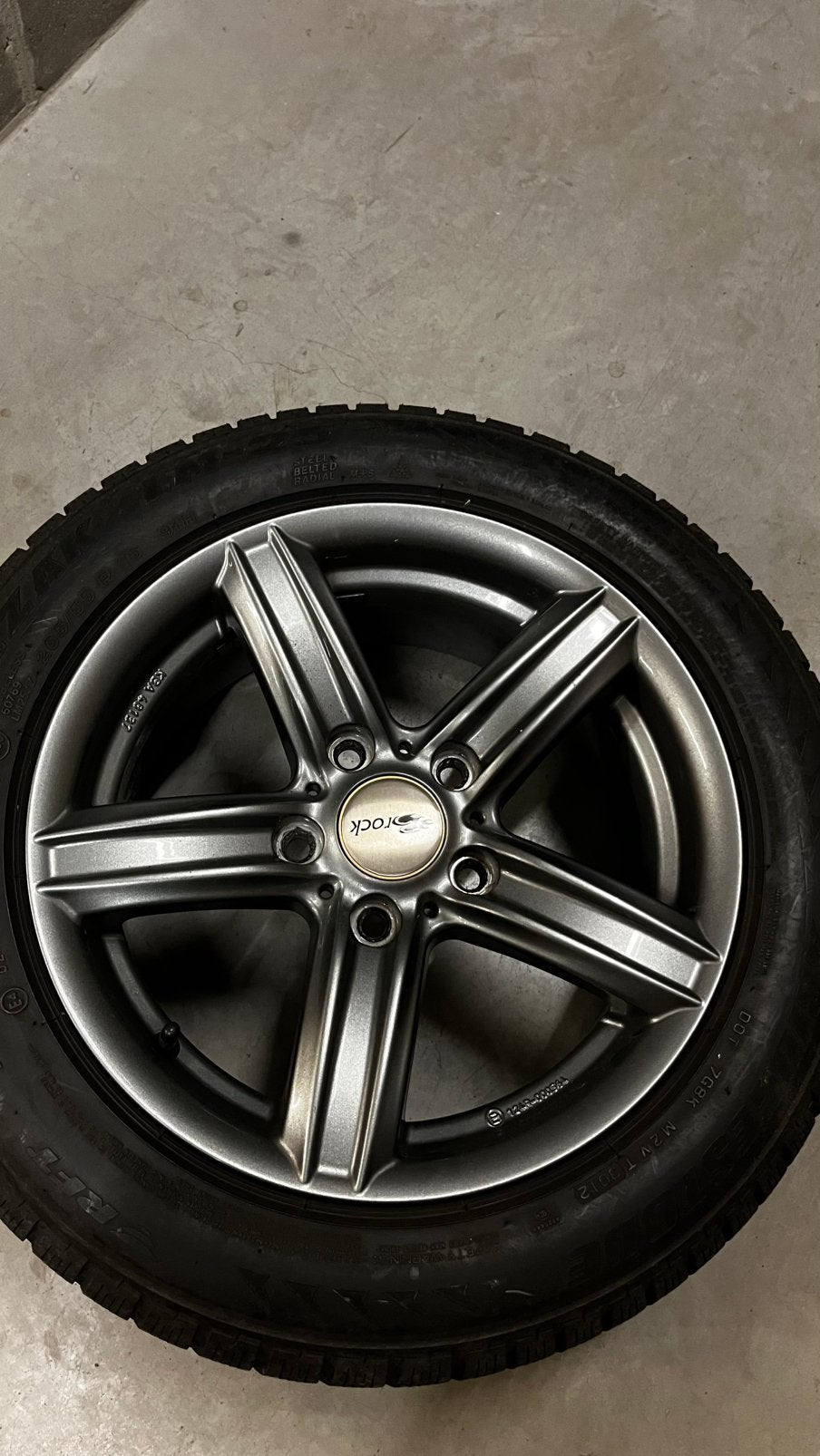 Jantes Brock 16" gunmetal avec kit d'hiver châssis BMW F, Autos : Pièces & Accessoires, Pneus hiver, 16 pouces, Véhicule de tourisme