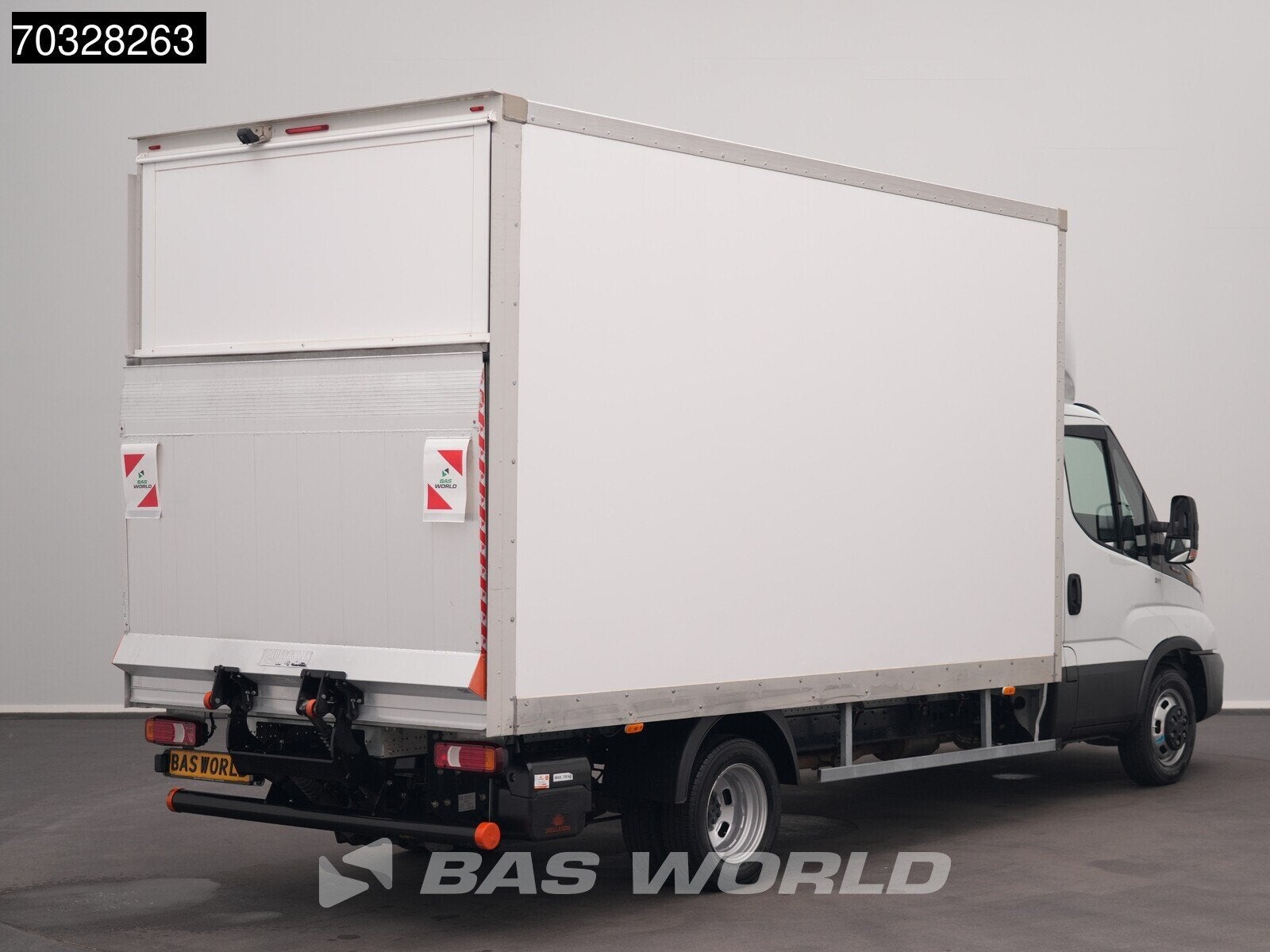 Iveco Daily 35C16 3.0L Laadklep NEW MODEL Dubbellucht 160PK, Auto's, Bestelwagens en Lichte vracht, Stof, Gebruikt, Euro 6, 4 cilinders