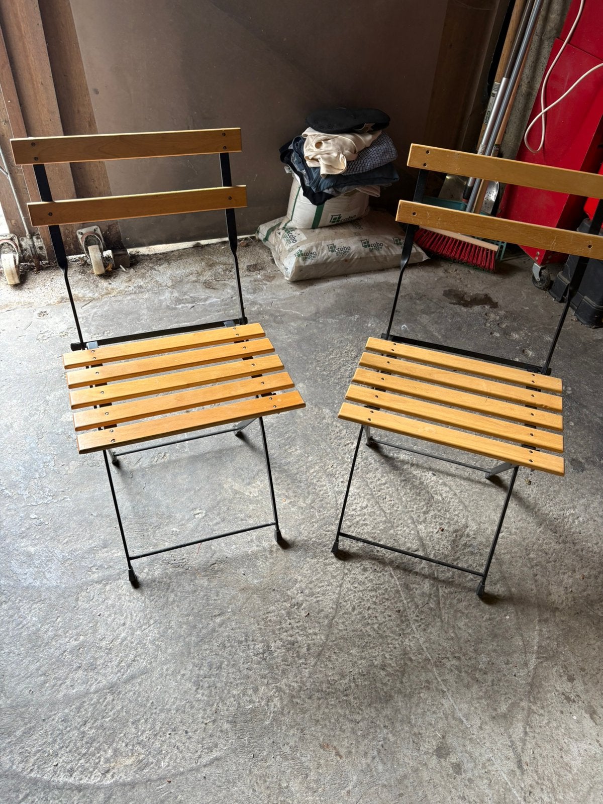 Lot 2 chaises, Enlèvement, Comme neuf, Bois