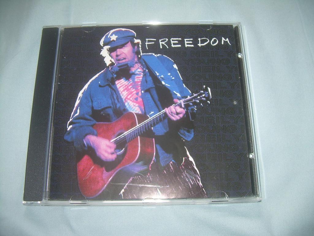 CD - NEIL YOUNG -  FREEDOM, Ophalen of Verzenden, Zo goed als nieuw, Poprock