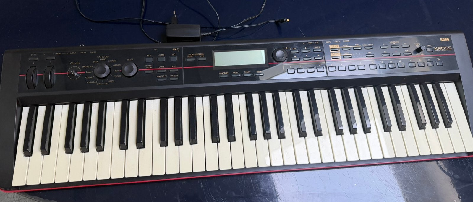 Korg kross 61, Muziek en Instrumenten, Ophalen, Zo goed als nieuw, Korg