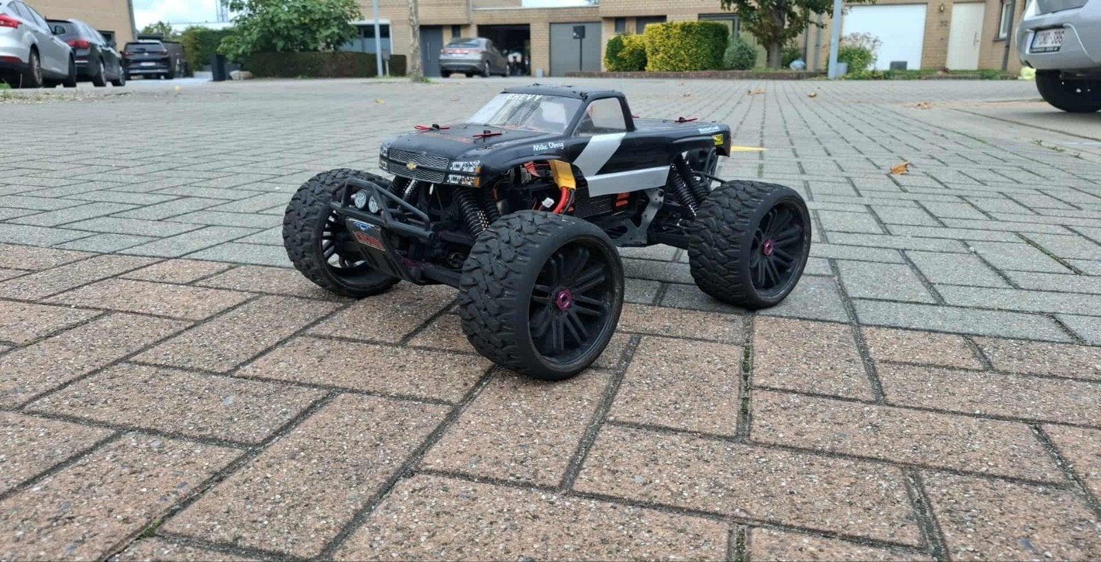 Hpi savage 25, Hobby en Vrije tijd, Modelbouw | Radiografisch | Auto's, Ophalen
