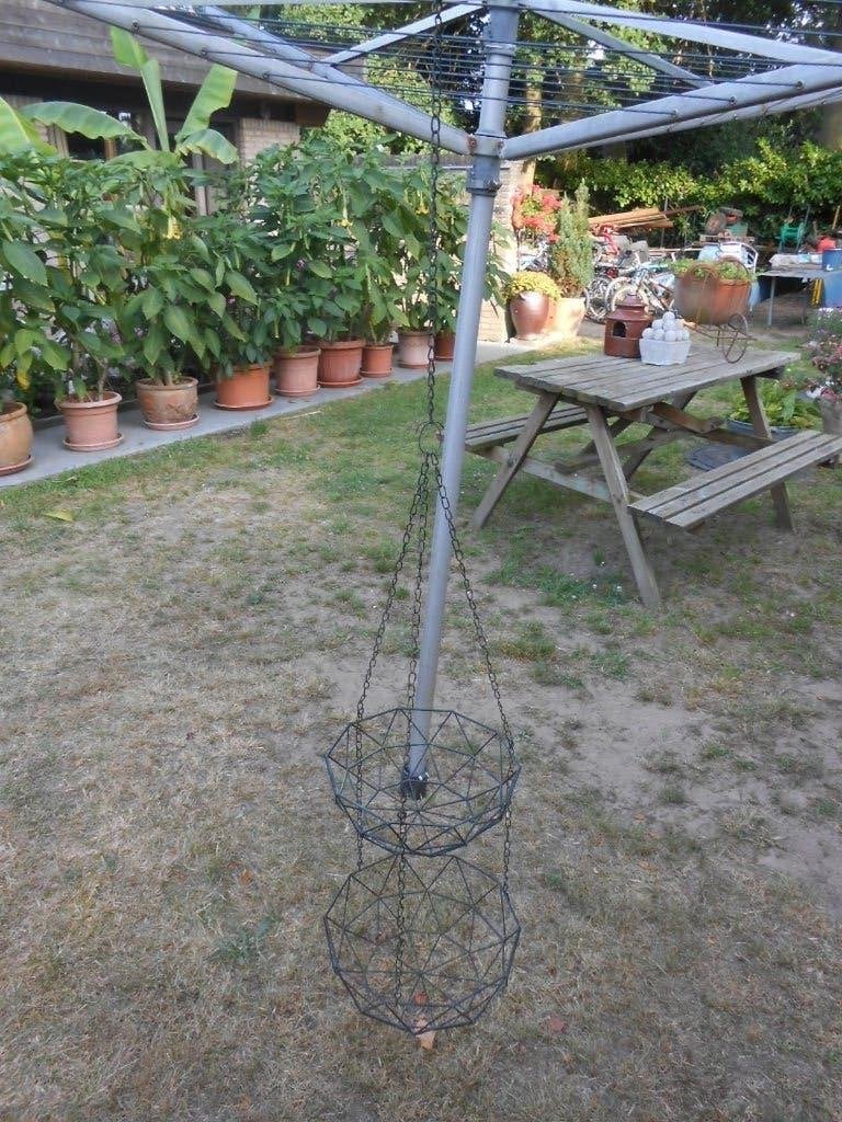 fruitmand metaal zwart 2 korven Ø27 cm en Ø23cm hoogte 1m, Ophalen of Verzenden, Gebruikt, Metaal, Mand