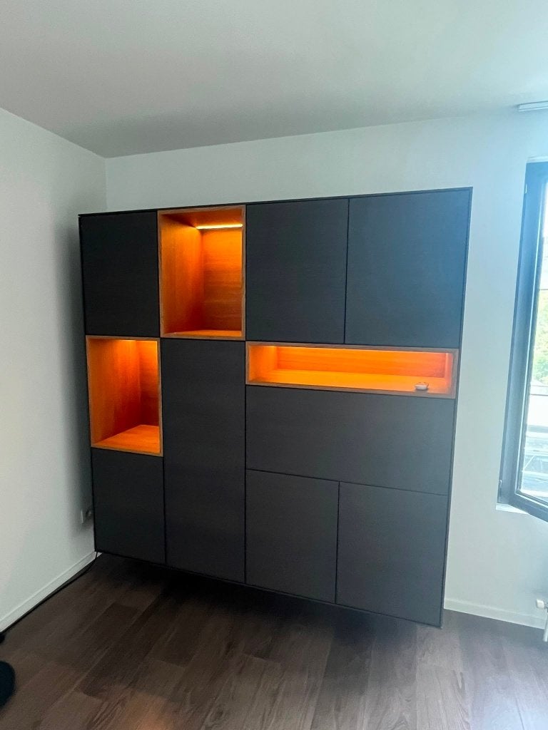 Design wandkast met ingewerkte barkast & verlichting, 25 à 50 cm, 250 à 300 cm, Comme neuf, 200 cm ou plus