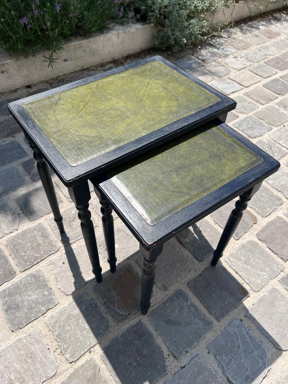 2 peites tables gigognes bois et cuir, Maison & Meubles, Moins de 55 cm, Enlèvement, Utilisé, Rectangulaire