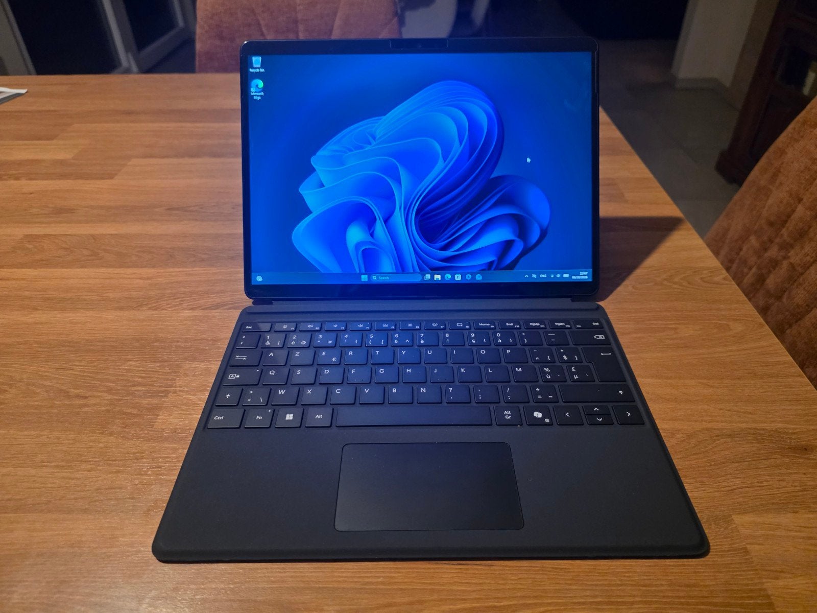 Microsoft Surface Pro X SQ2 16 Go / 256 Go + Clavier, Informatique & Logiciels, Neuf, 256 GB, Enlèvement ou Envoi, 13 pouces