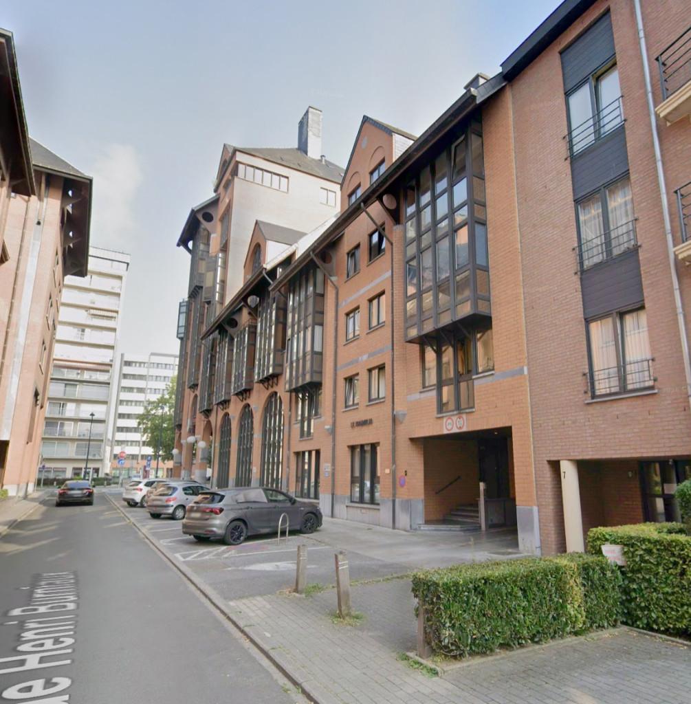 À louer - Emplacement de parking sécurisé à Jambes, Immo, Province de Namur