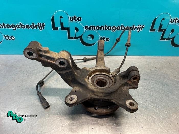 Fusee rechts-voor van een Mercedes Citan (Citan 12-), Gebruikt, -, Ophalen of Verzenden, -