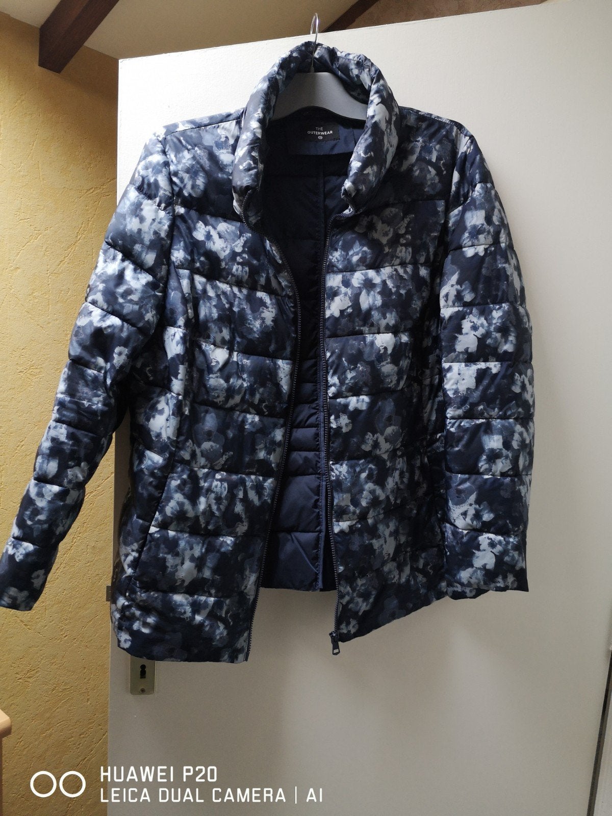 blouson bleu avec fleur, Ophalen of Verzenden, Blauw