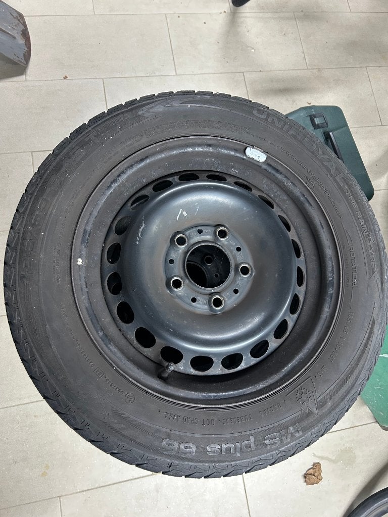 4 BMW stalen velgen 15 inch met band, Ophalen, Gebruikt, 15 inch, Velg(en)