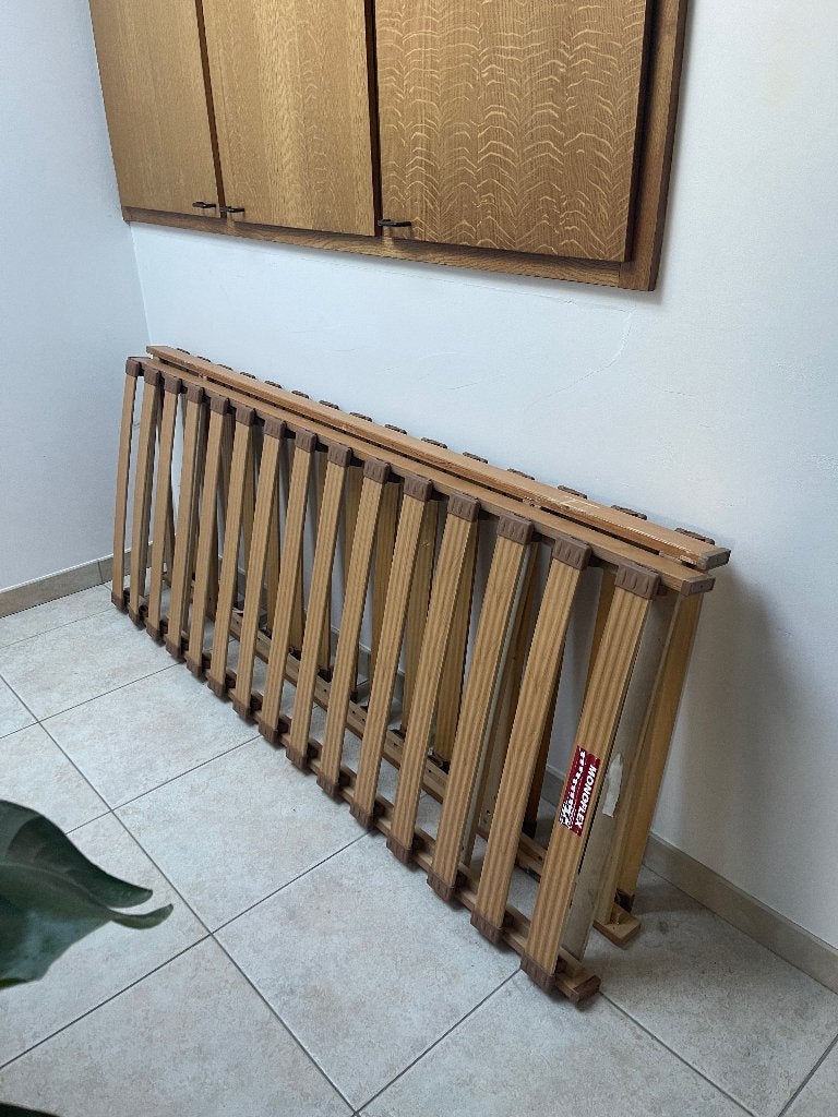Twee lattenbodems, Comme neuf, Sommier, 200 cm, Deux personnes