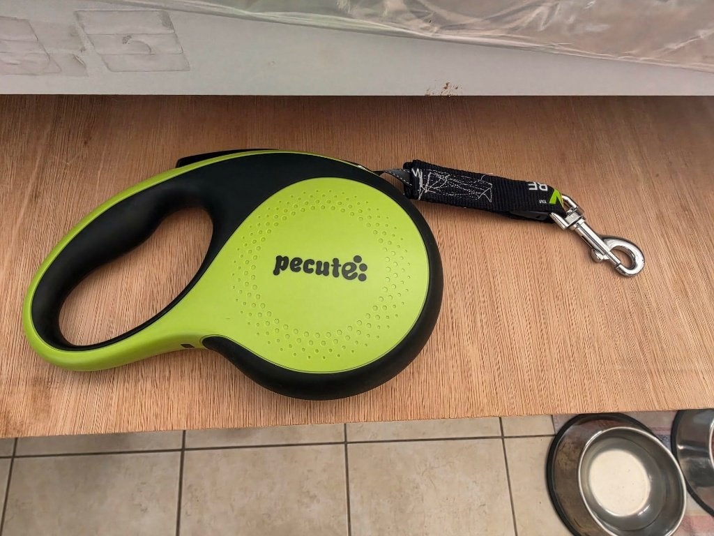 1 Laisses Rétractables pour Chiens (Jusqu'à 50Kg) - 10 euros, Animaux & Accessoires, Enlèvement, Comme neuf