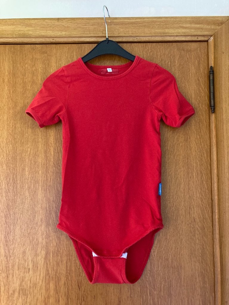 Rode body met korte mouw en drukknopen, Pien en Polle, 140, Kinderen en Baby's, Kinderkleding | Maat 140, Meisje, Ophalen of Verzenden
