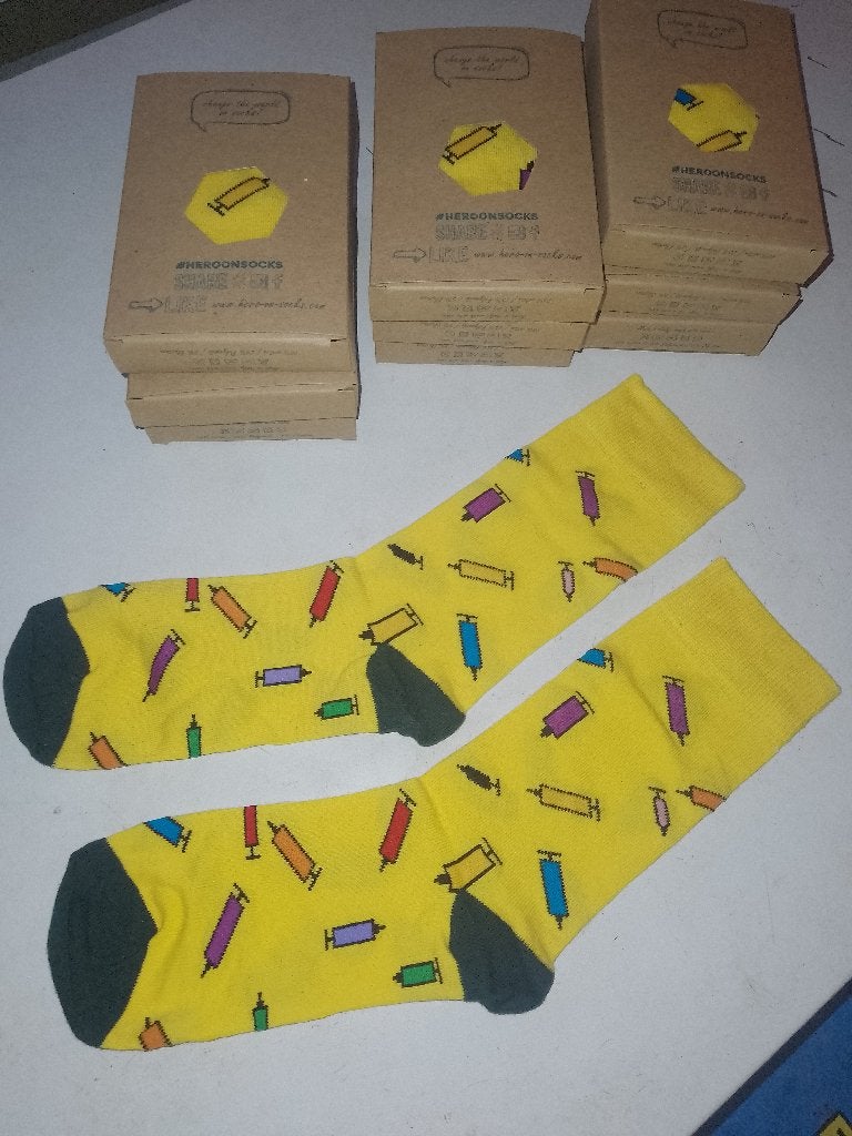 10 paar nieuwe sokken Carlo Lanza 36 - 39 kwaliteit in doos, Kleding | Dames, Sokken en Kniesokken, Verzenden, Nieuw, Geel