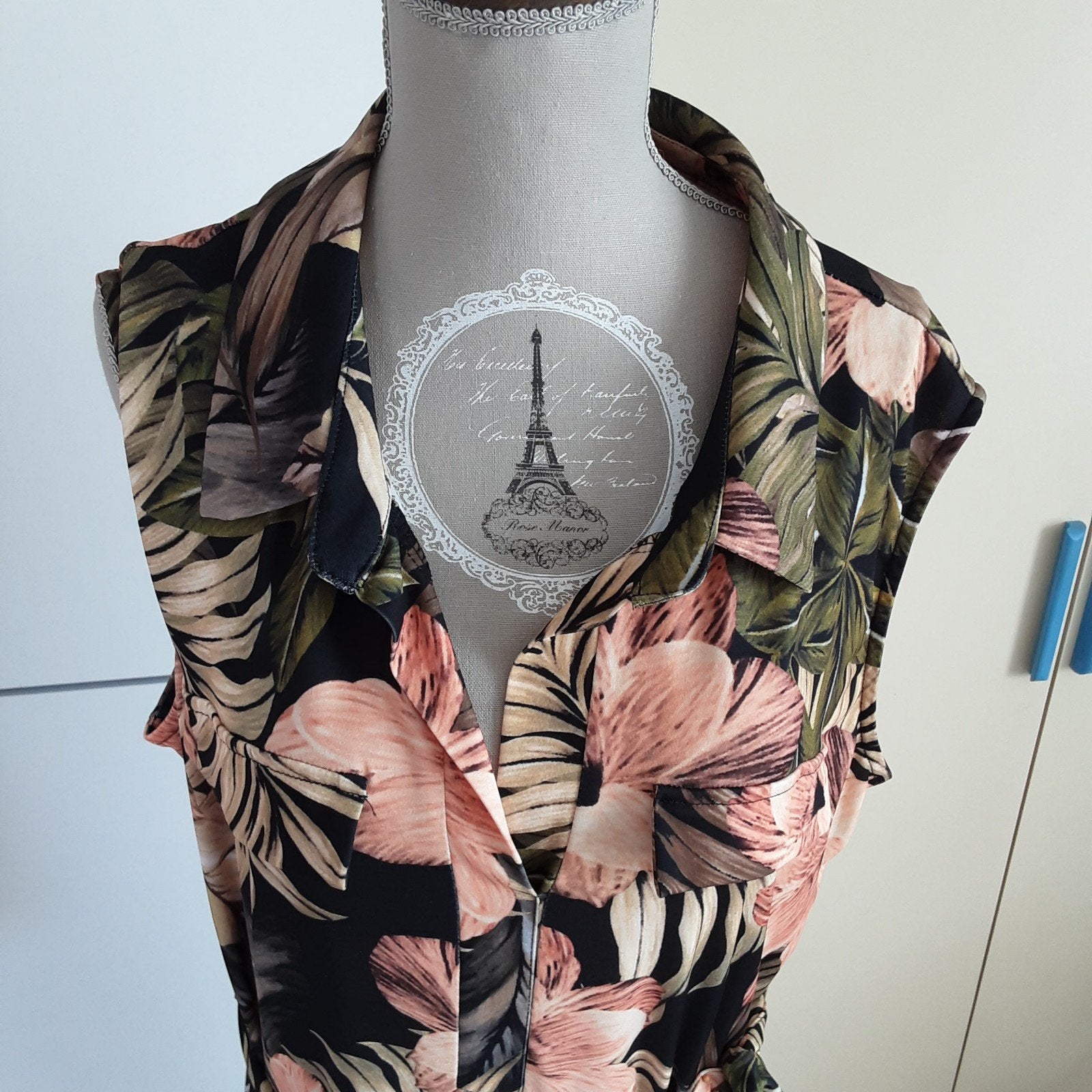 leuk lang trendy kleedje mooie print mt 46 zie afmetingen, Hobby & Loisirs créatifs, Costumes, Matériel de théâtre & Jeux de rôle
