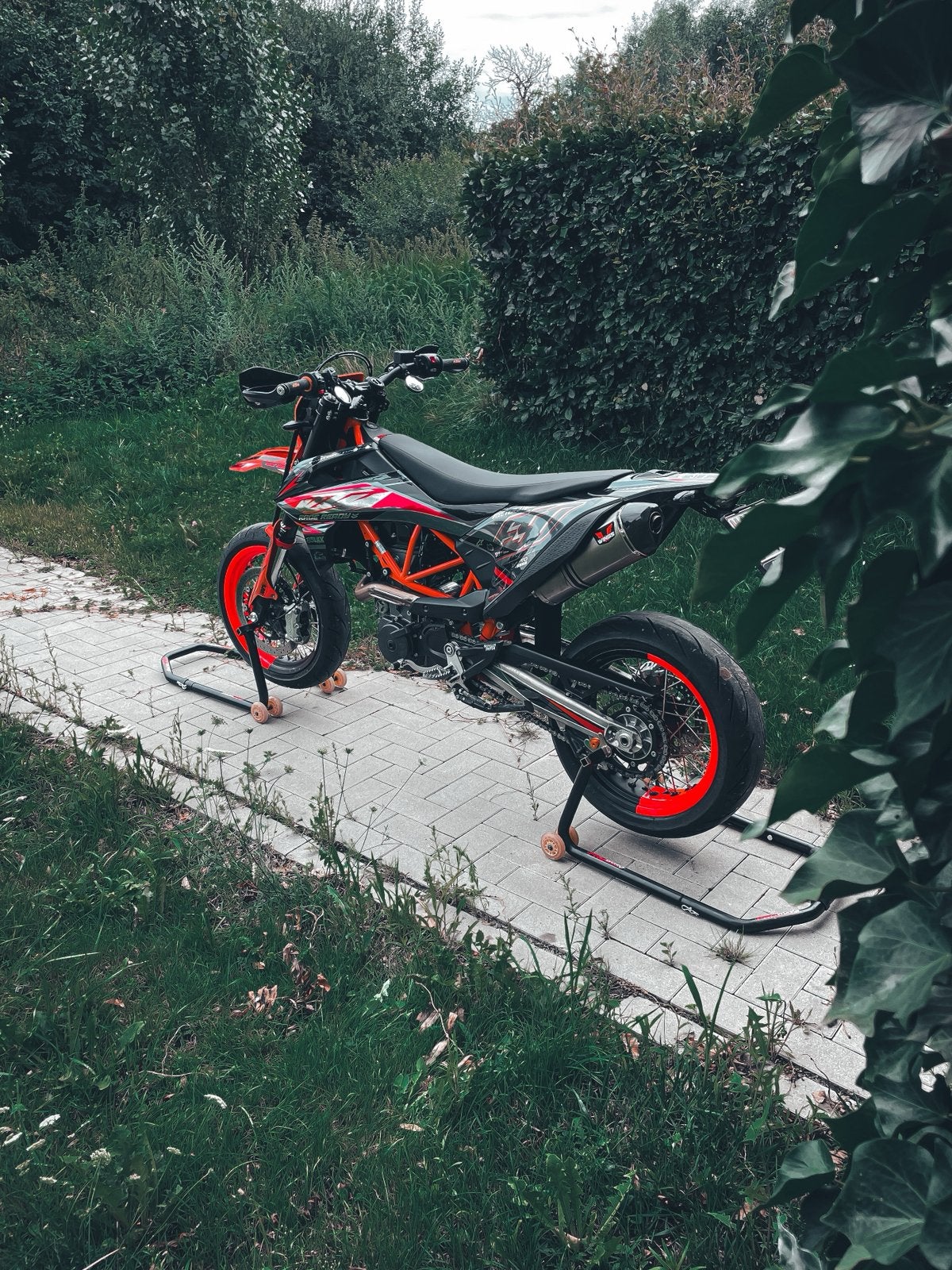 KTM 690 SMC R 2023, Motos, Neuf, Particulier, Quickshifter, SuperMoto