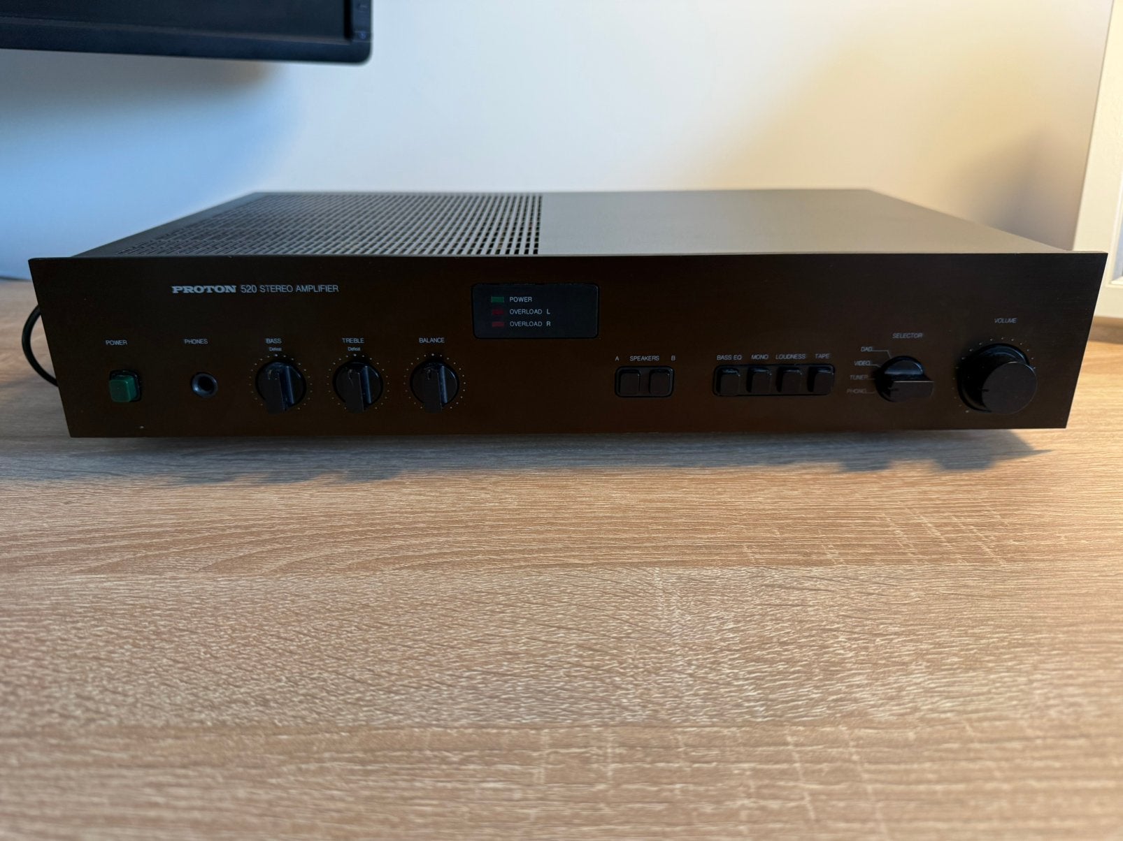 Amplificateur stéréo Proton 520 — très bon état, Enlèvement ou Envoi, Comme neuf, Analogique