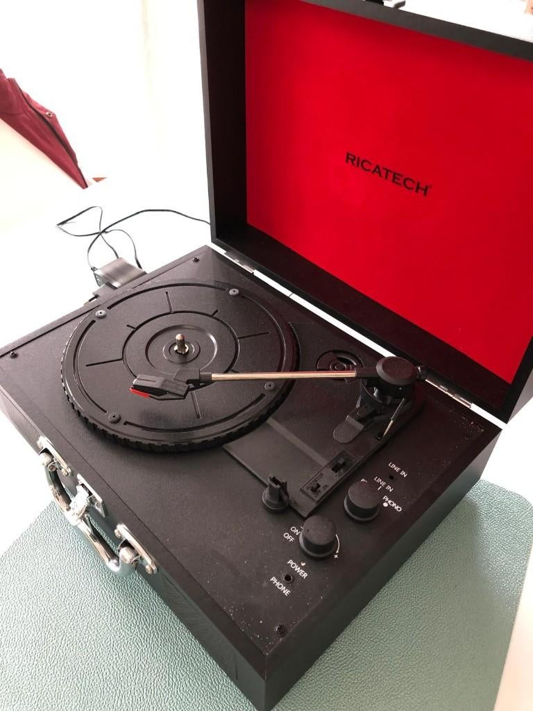 tourne-disque ricatech, Enlèvement, Tourne-disque