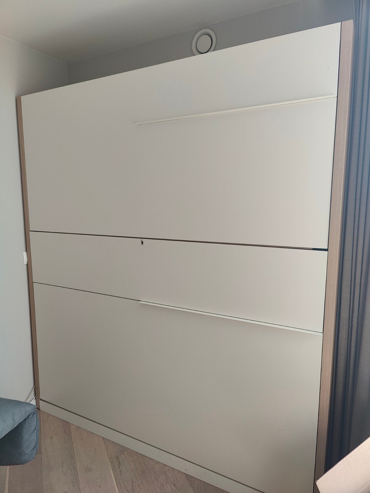 Opklapbaar stapelbed maatkast, Ophalen