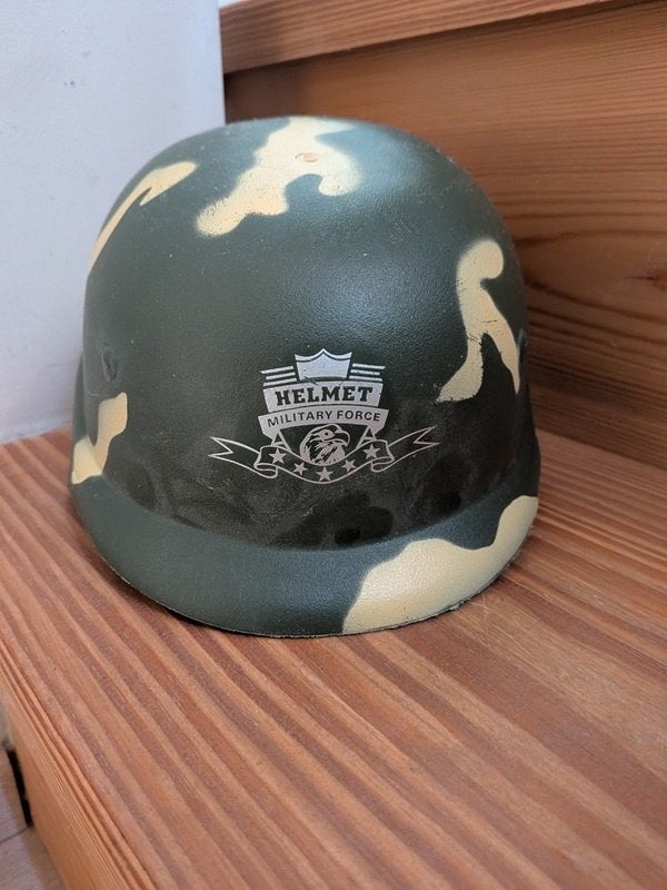 déguisement / accessoires - casque de soldat, Enlèvement, Utilisé