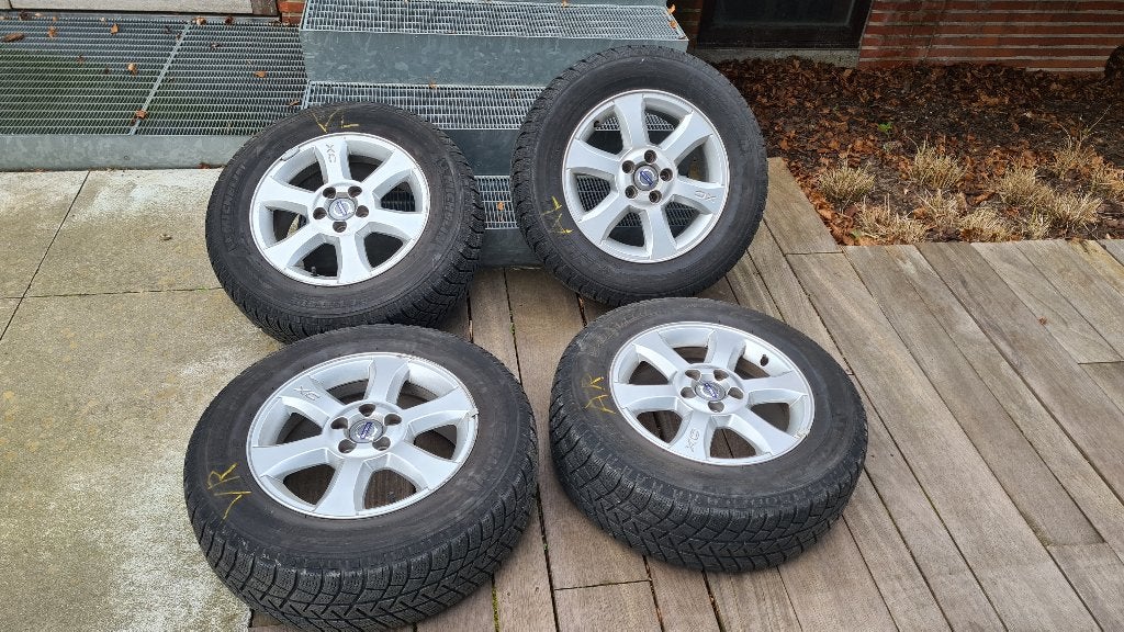 winterwielen volvo michelin 215/65R16, Auto-onderdelen, Ophalen, 16 inch, Banden en Velgen, Winterbanden