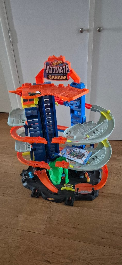 Hot Wheels Ultimate Garage T-Rex, Enfants & Bébés, Jouets | Circuits, Comme neuf, Circuit, Manuelle, Hot Wheels, Enlèvement
