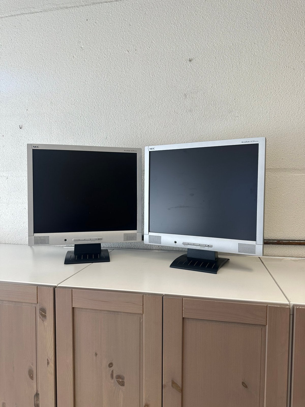 2 NEC computerschermen, Computers en Software, Monitoren, Gebruikt, Kantelbaar, Ophalen of Verzenden, Overige typen