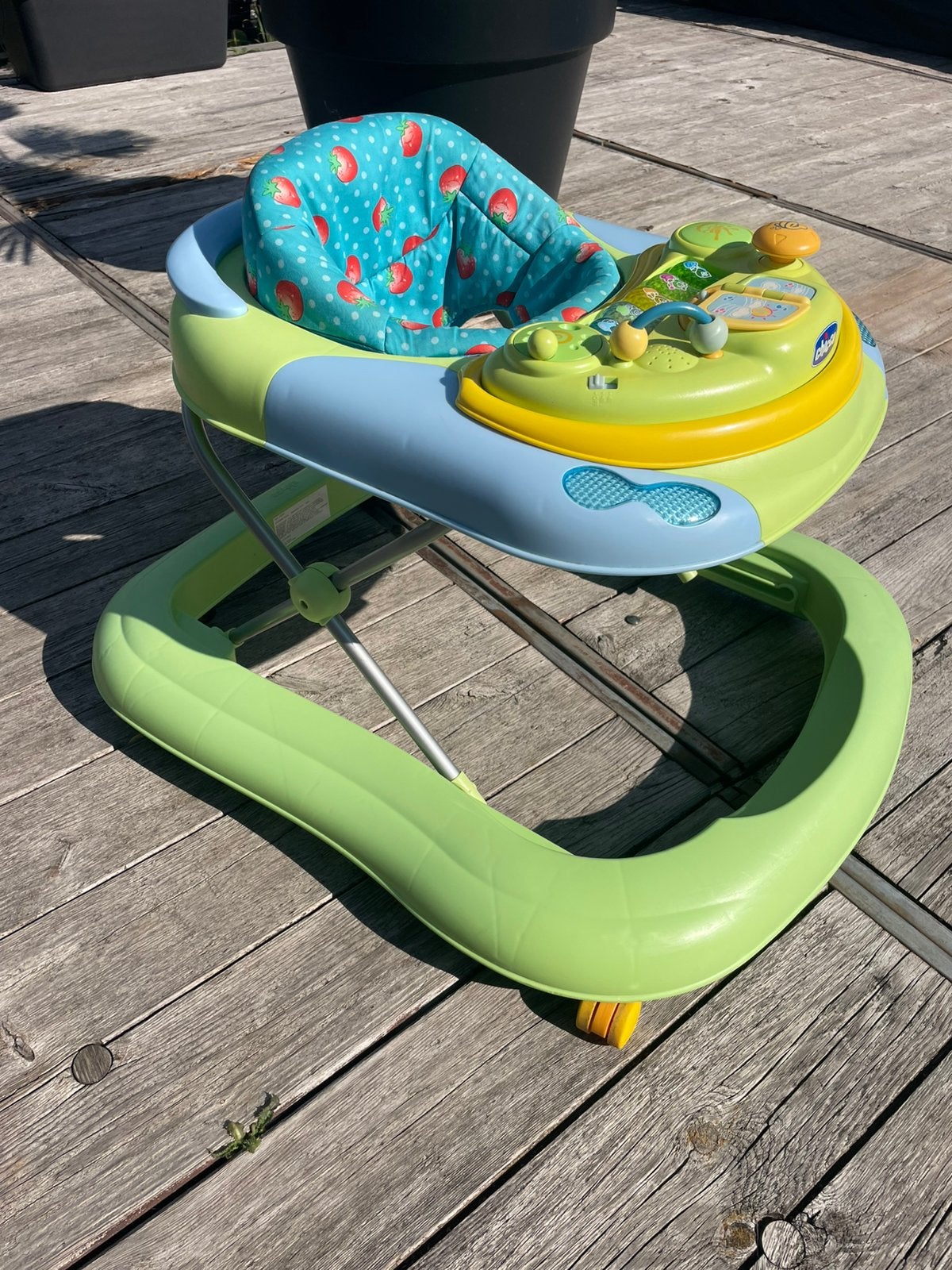 Trotteur pour bébé CHICCO, Enlèvement, Comme neuf