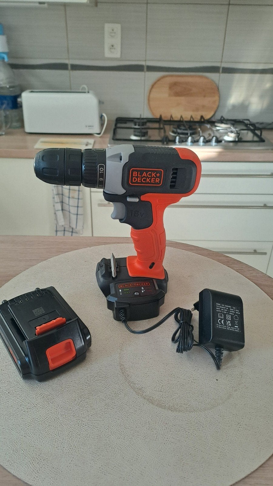 Perceuse visseuse Black & Decker 18V, Bricolage & Construction, Enlèvement, Perceuse
